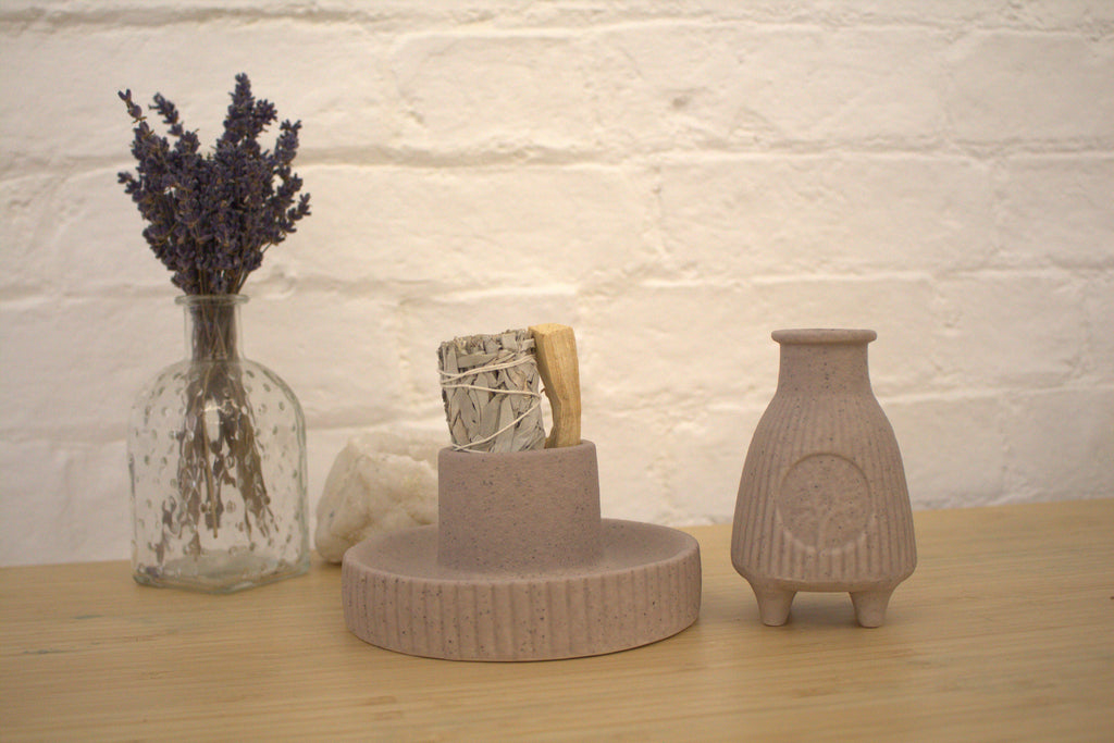 Greige Ribbed Smudge Bowl