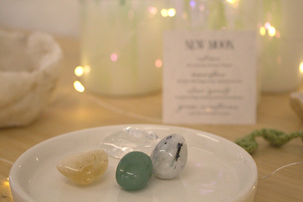 New Moon - Crystal Tumblestone Set